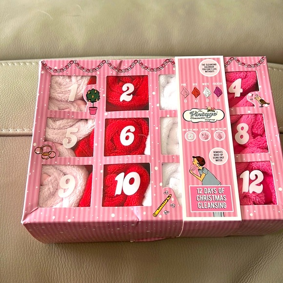 THE VINTAGE COSMETIC COMPANY 12 DAYS OF CLEANSING - Picture 1 of 6